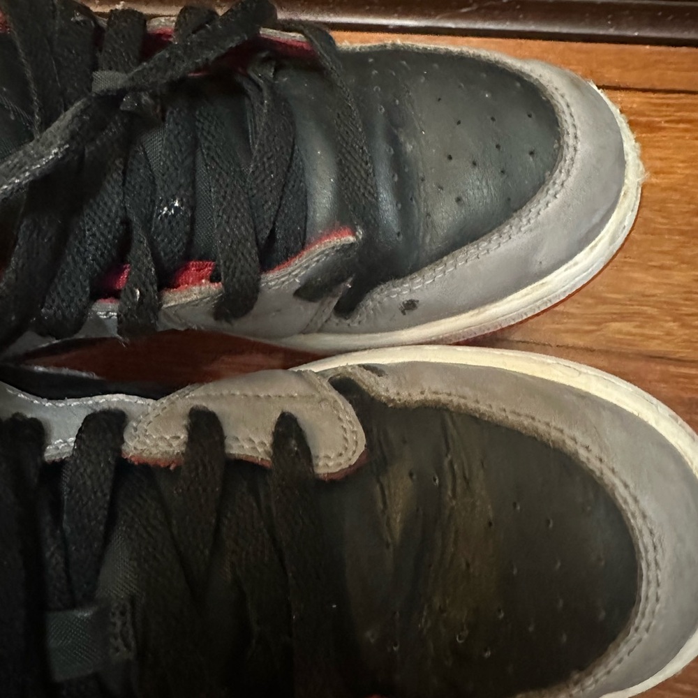Nike Black and Red Athletic Shoes - Picture 6 of 9